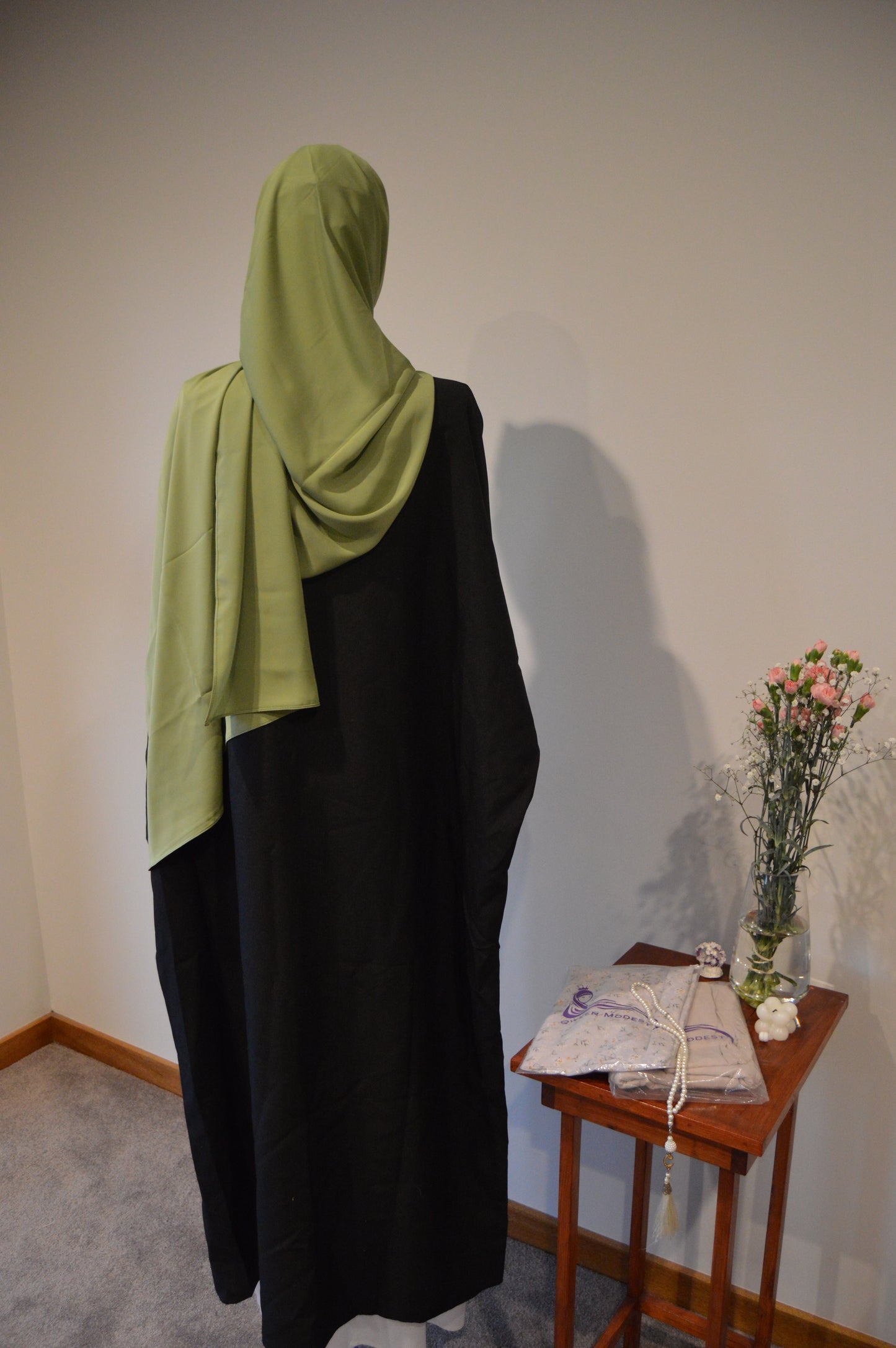 Clovers Abaya