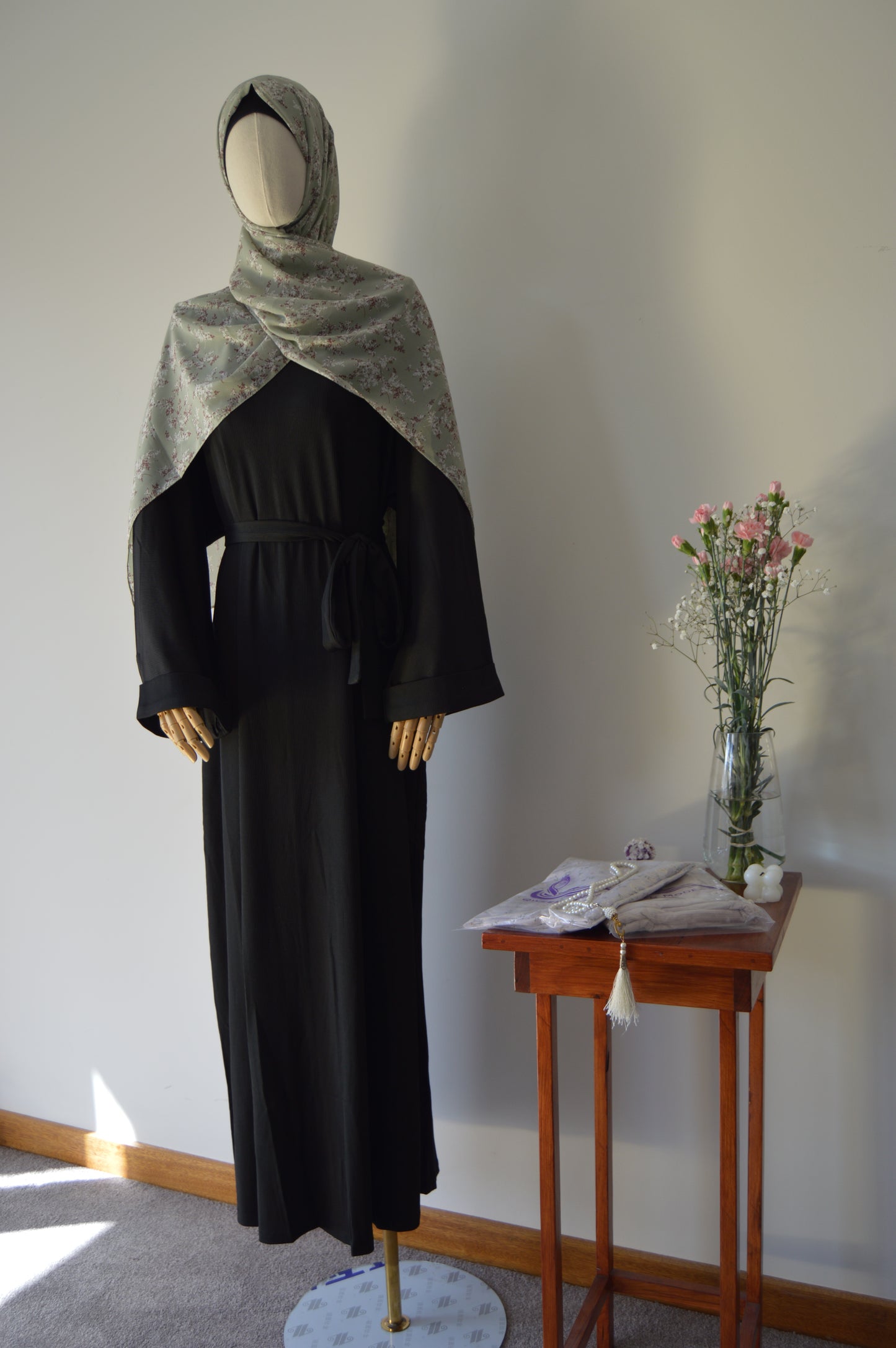 Maneeha Abaya